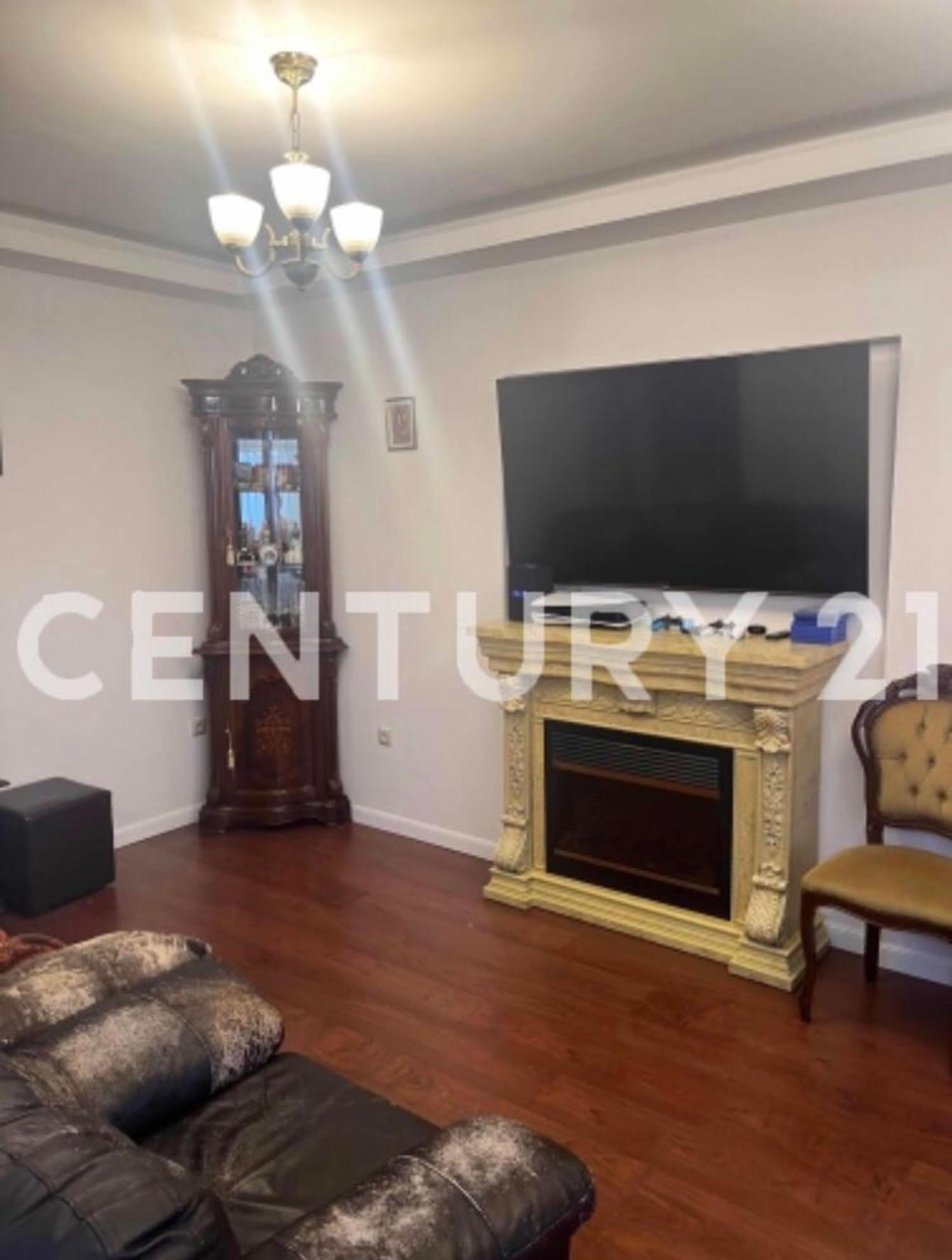 Купить квартиру за 13 500 000 рублей на Пояркова, 18