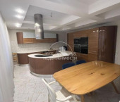 коттедж 310 кв м Вампилова, 56