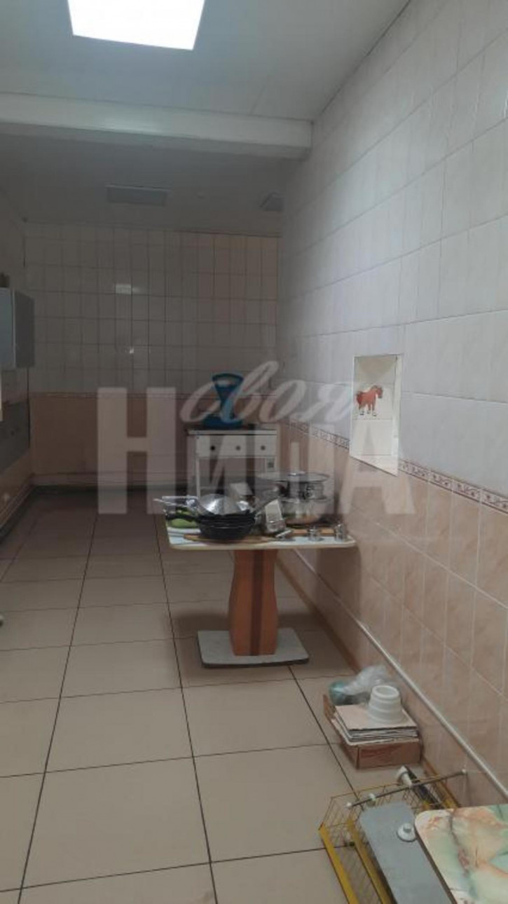 4-комн квартира Крупской, 45
