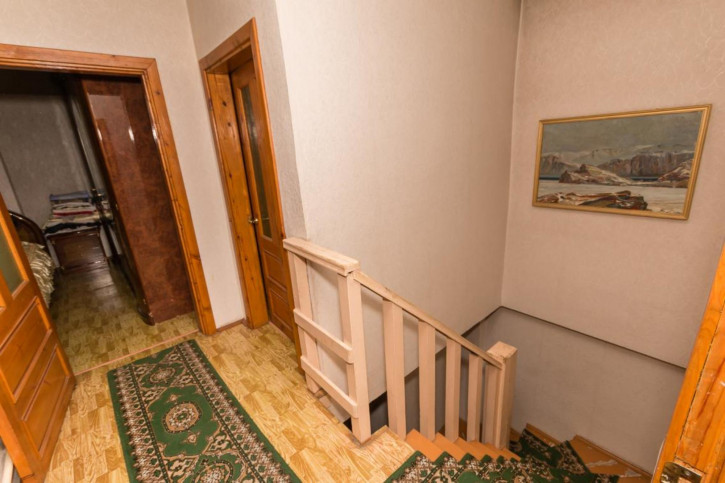 5-комн квартира 4-й Микрорайон, 38 5-комн квартира 4-й Микрорайон, 38
