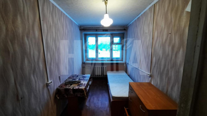Комната Стопани, 41