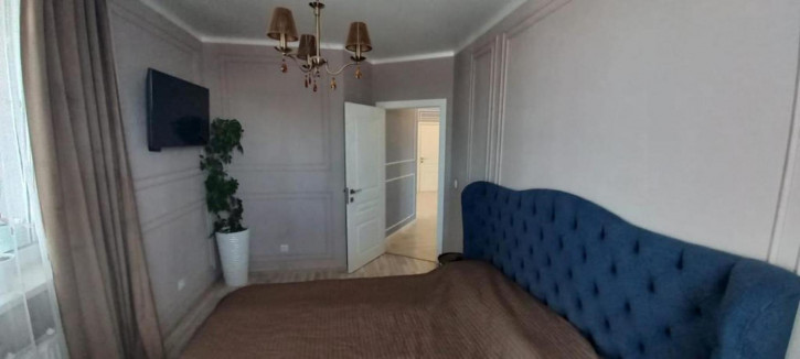 3-комн квартира Крауля, 168б