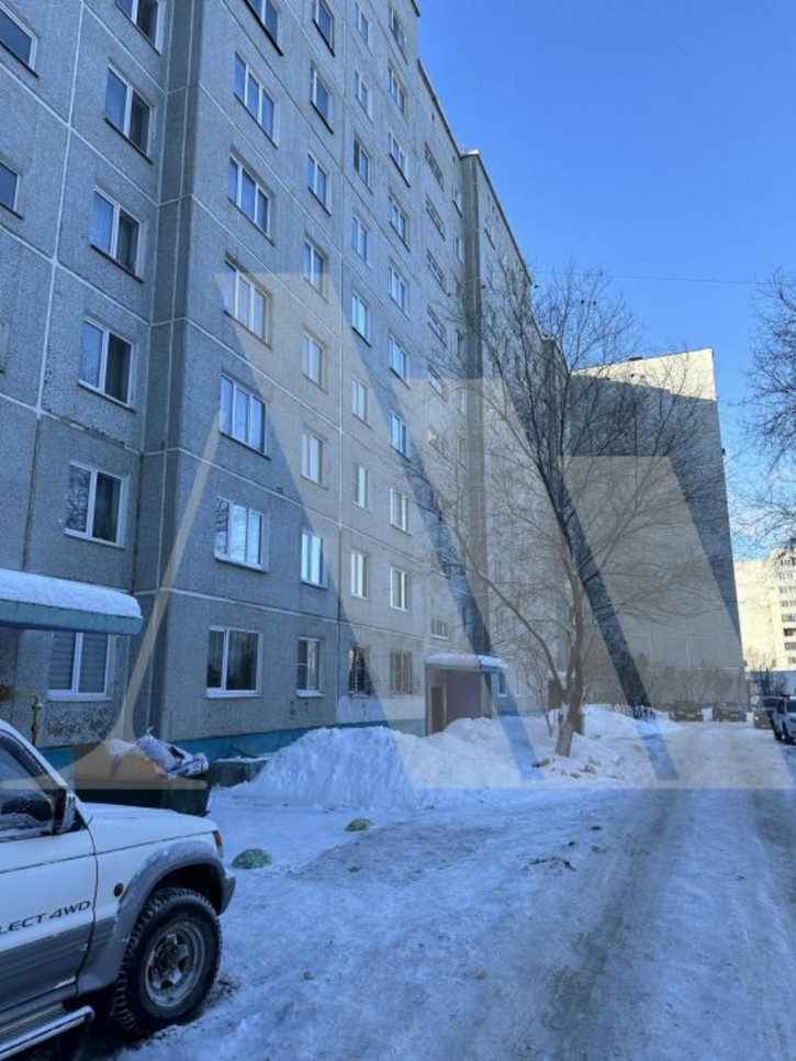 3-комн квартира Дианова, 22