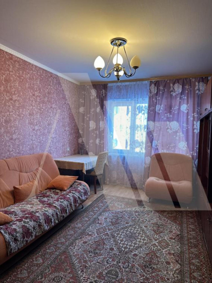 3-комн квартира Дианова, 22