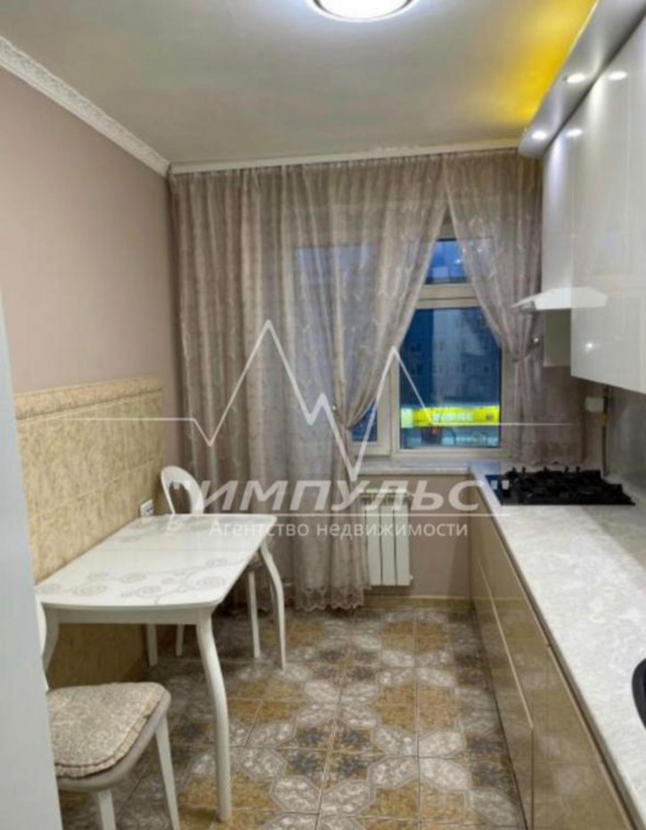 3-комн квартира Пояркова, 13