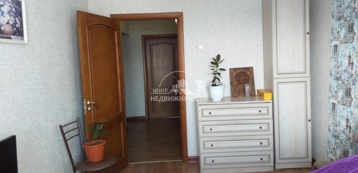 3-комн квартира 4-й Микрорайон, 37