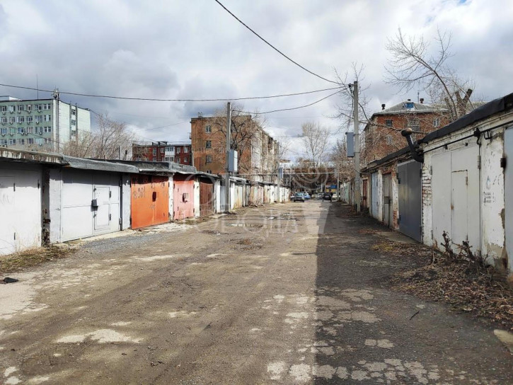 Гараж/парковка 50 лет Октября, 13