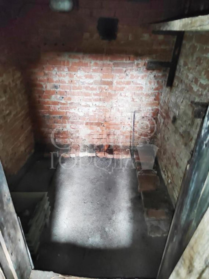 Гараж/парковка 50 лет Октября, 13