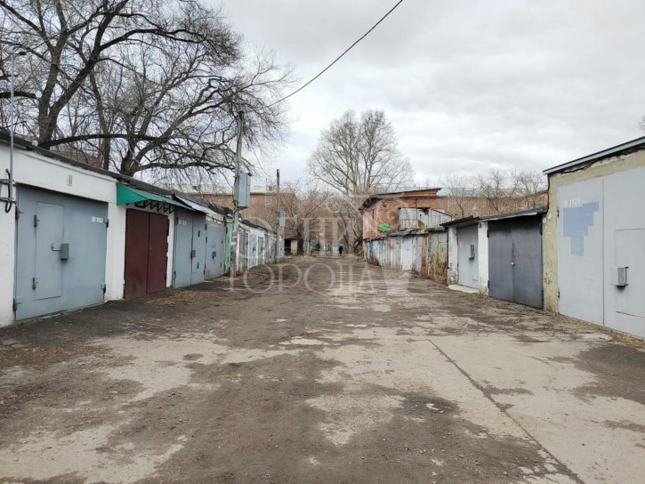Гараж/парковка 50 лет Октября, 13