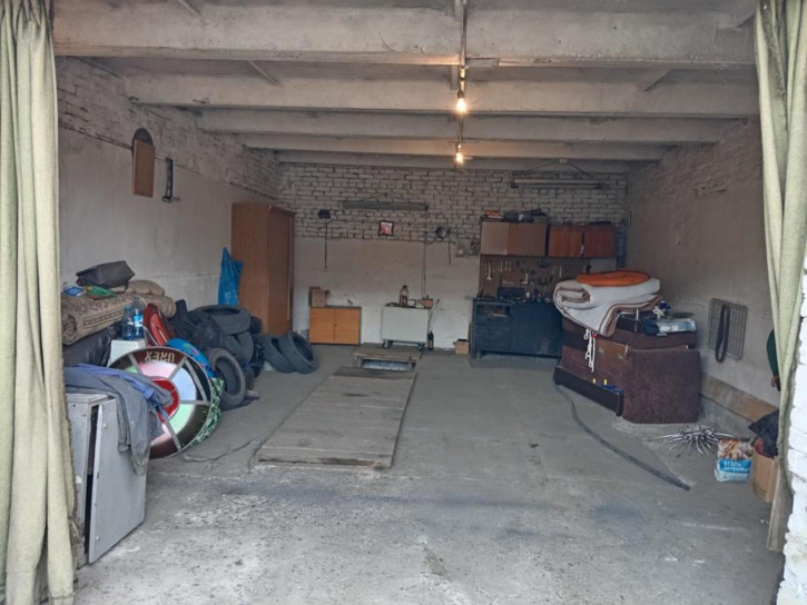 Гараж/парковка Комсомольский микрорайон, 56