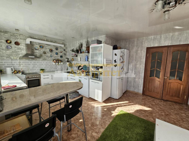 3-комн квартира Кремлевская, 12 3-комн квартира Кремлевская, 12