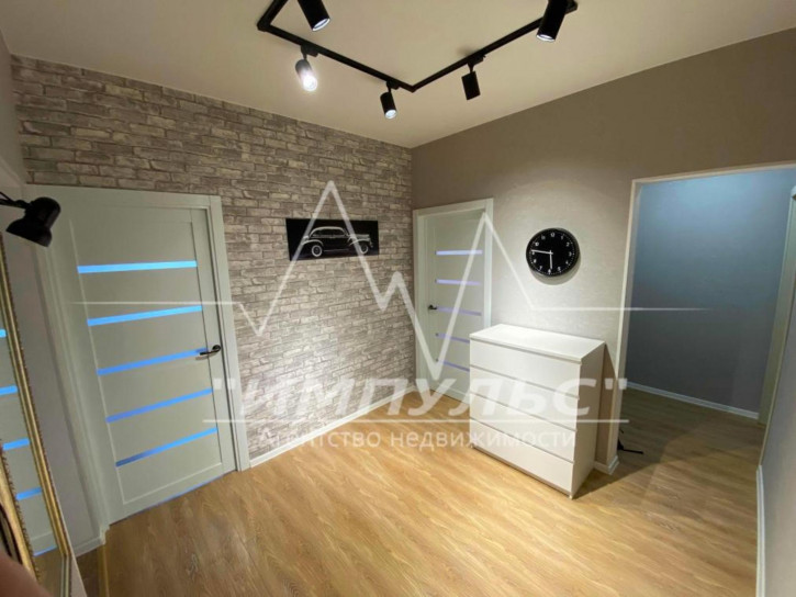 3-комн квартира Чкалова, 1