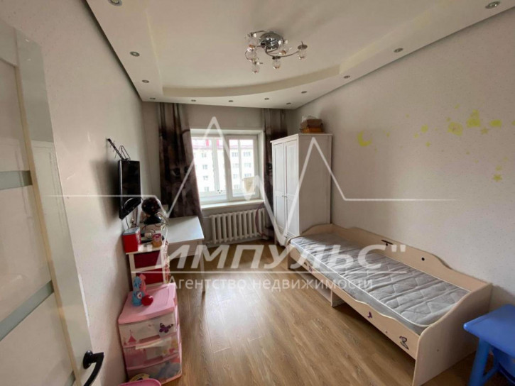 3-комн квартира Чкалова, 1