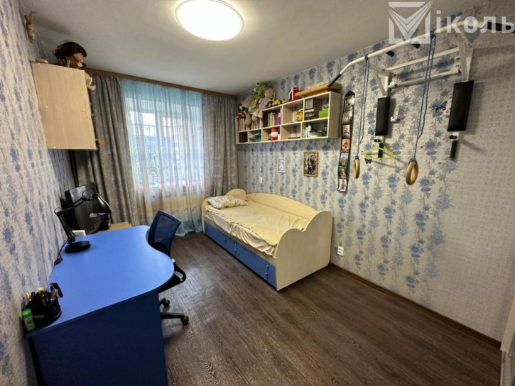 3-комн квартира Байкальская, 244