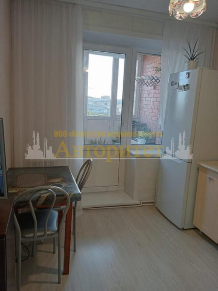 1-комн квартира Молодогвардейцев, 28