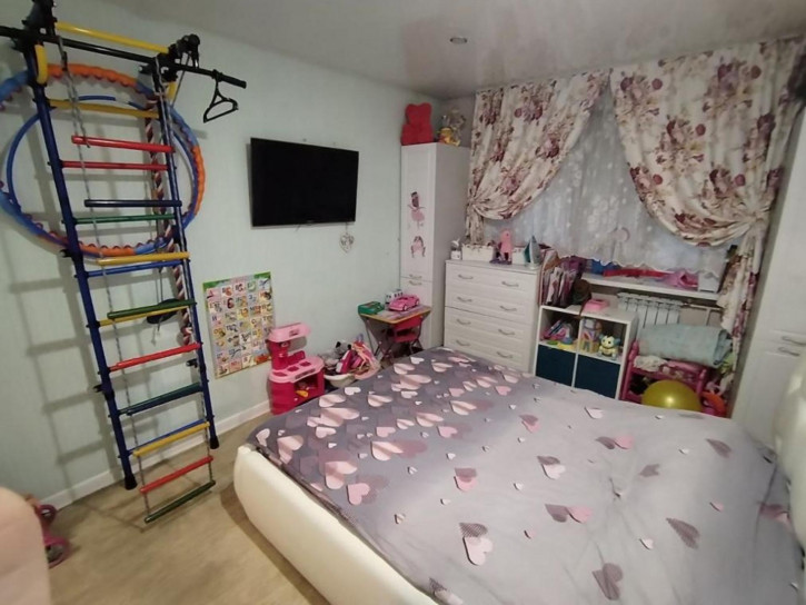 3-комн квартира 1-й микрорайон, 17