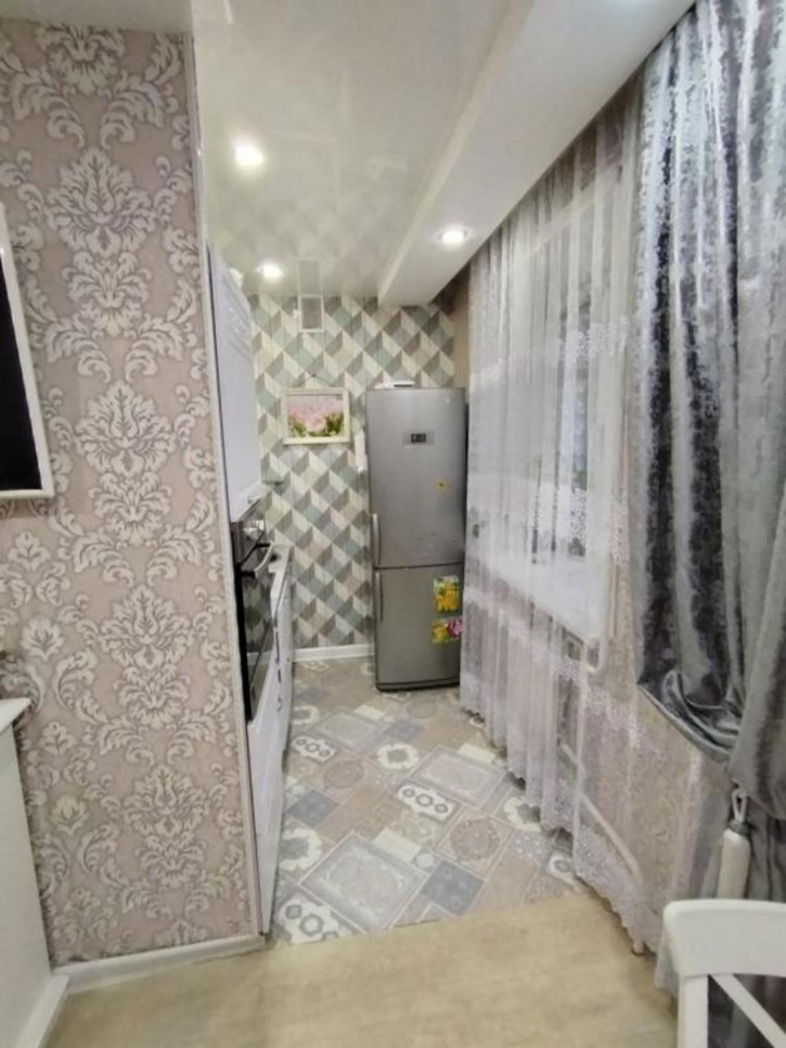 3-комн квартира 1-й микрорайон, 17