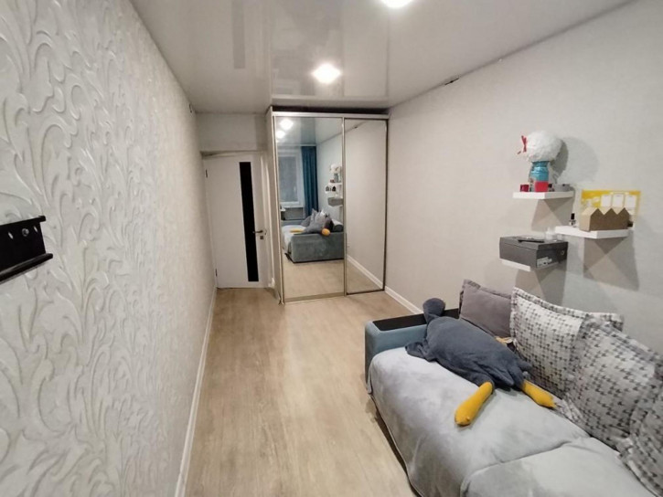 3-комн квартира 1-й микрорайон, 17