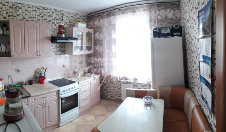 2-комн квартира Комарова, 21