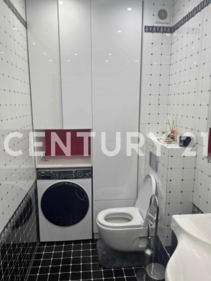 3-комн квартира Пояркова, 18