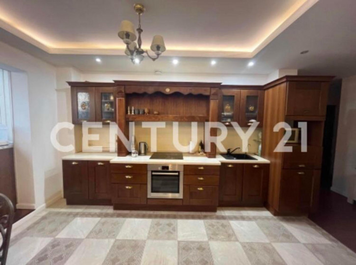 3-комн квартира Пояркова, 18