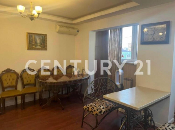 3-комн квартира Пояркова, 18