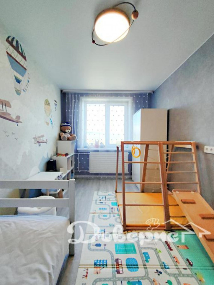 3-комн квартира Курчатова, 66