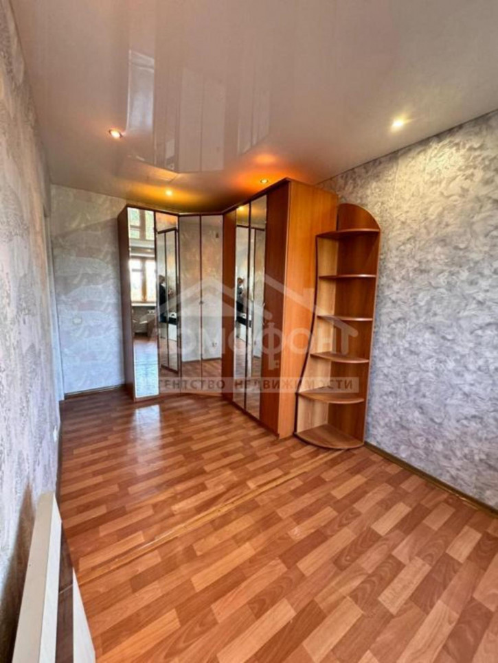 2-комн квартира Панфилова, 10