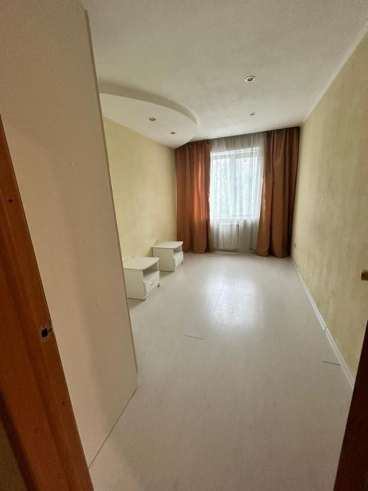4-комн квартира Заводской мкр, 44