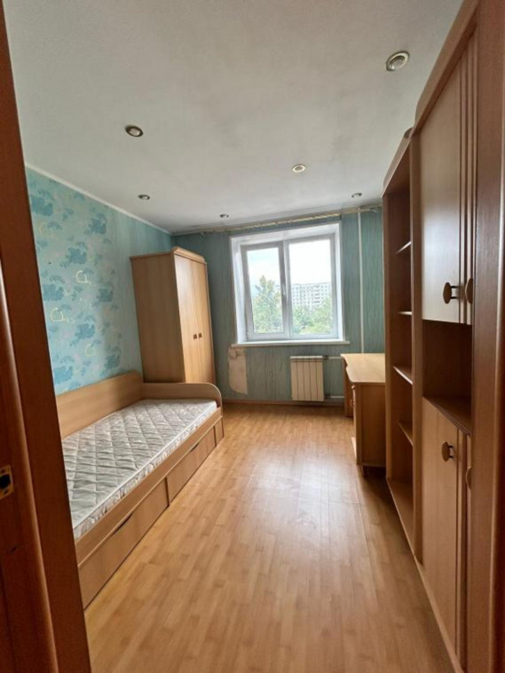 4-комн квартира Заводской мкр, 44