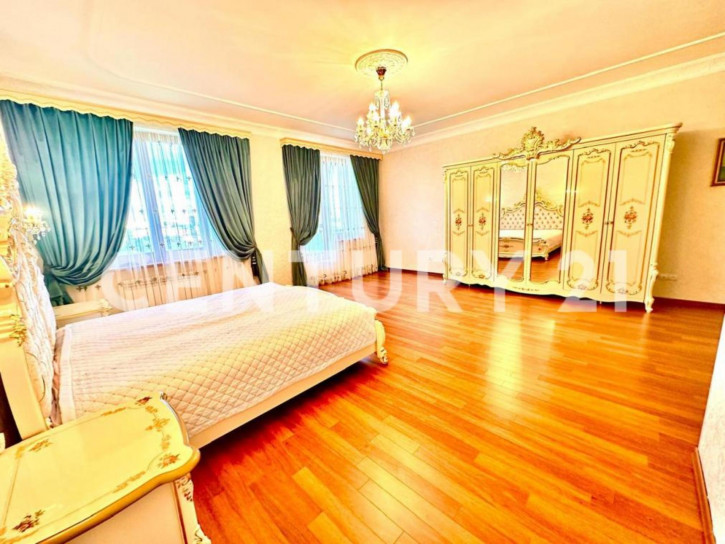 4-комн квартира Кирова, 7