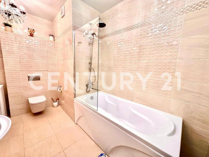4-комн квартира Кирова, 7