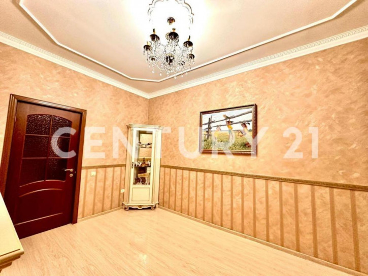 4-комн квартира Кирова, 7