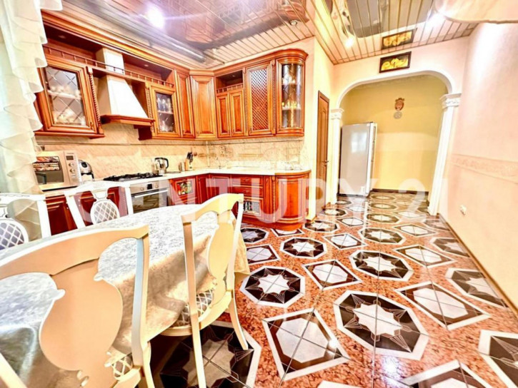 4-комн квартира Кирова, 7
