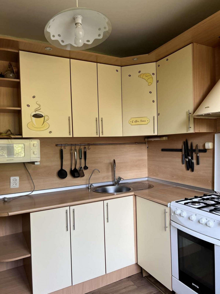 2-комн квартира Черемшанская улица, 147