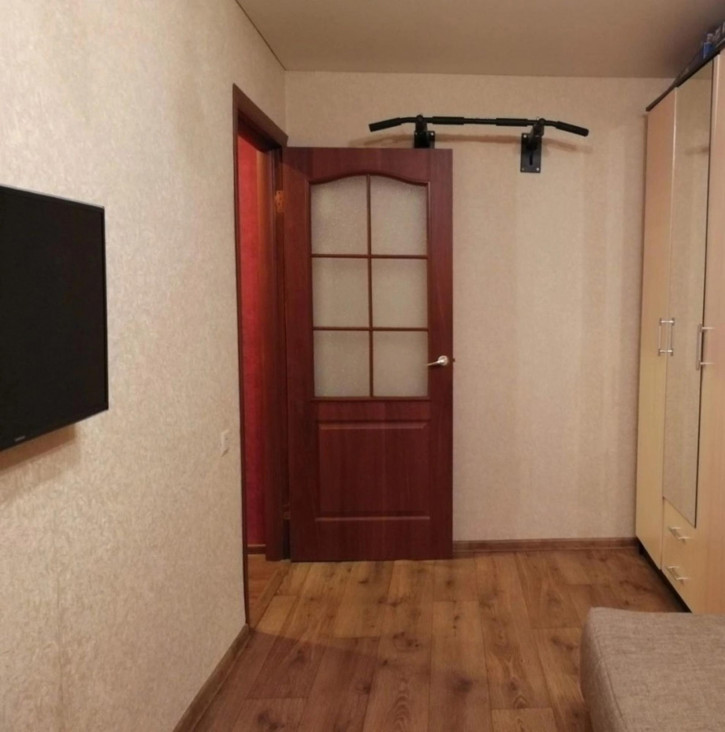 2-комн квартира Промышленности улица, 296