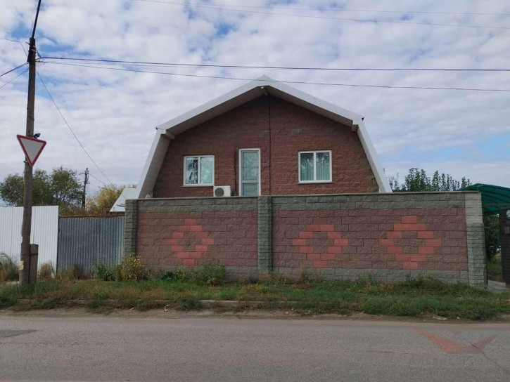 Коттедж/дом Уральская улица, 87 Коттедж/дом Уральская улица, 87