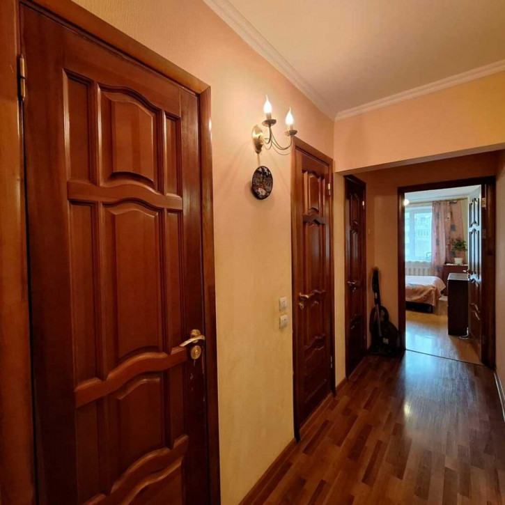3-комн квартира Ессентукская ул, 64