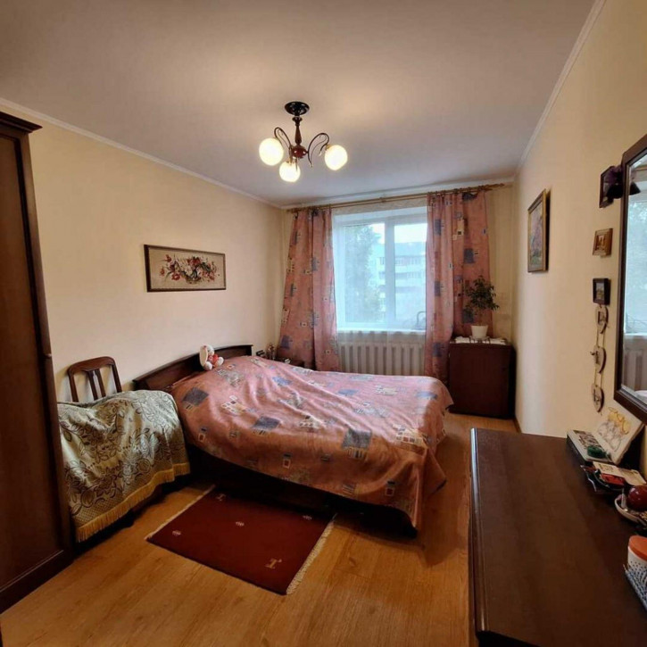 3-комн квартира Ессентукская ул, 64