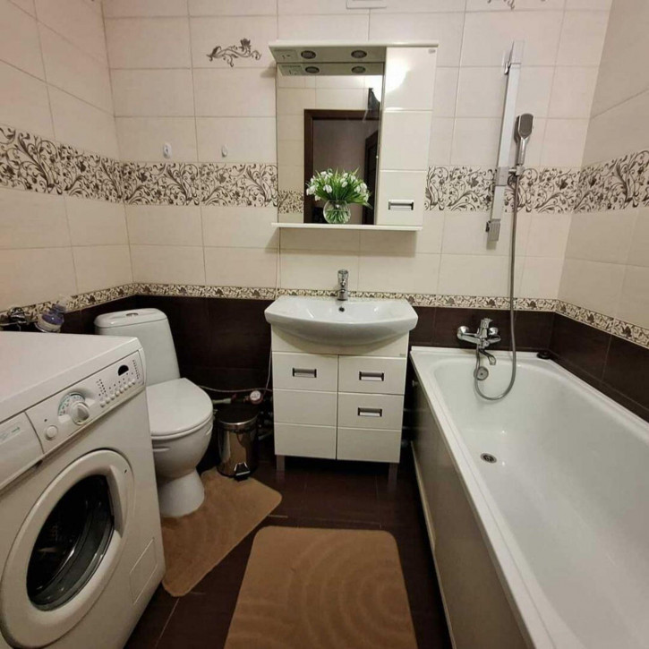 2-комн квартира Аллея Строителей ул, 8