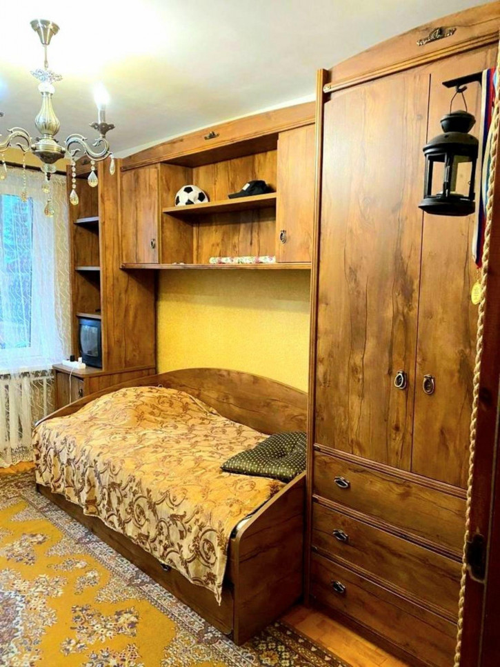 4-комн квартира Бутырина ул, 1