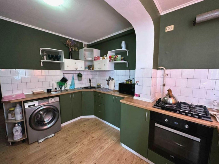 3-комн квартира Калинина ул, 2к2