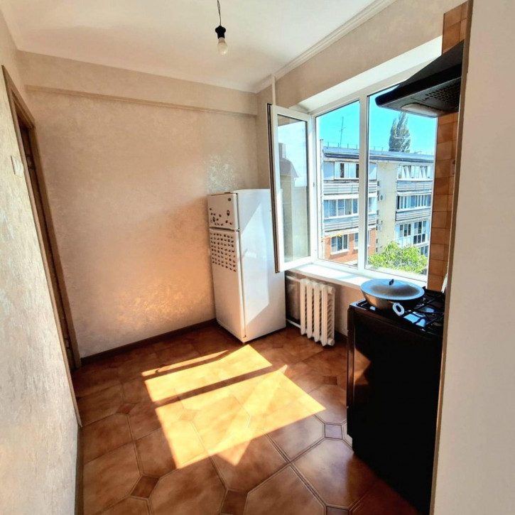 3-комн квартира Аллея Строителей ул, 8