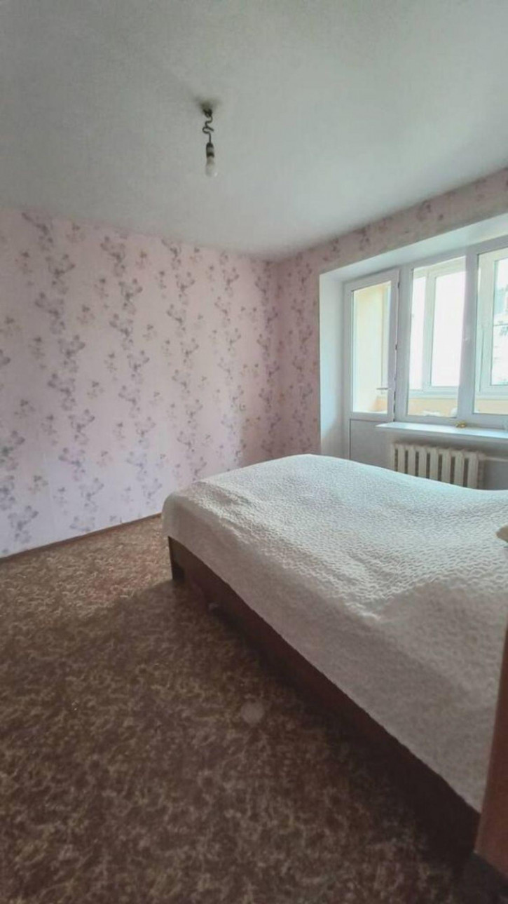 3-комн квартира Дружбы ул, 32