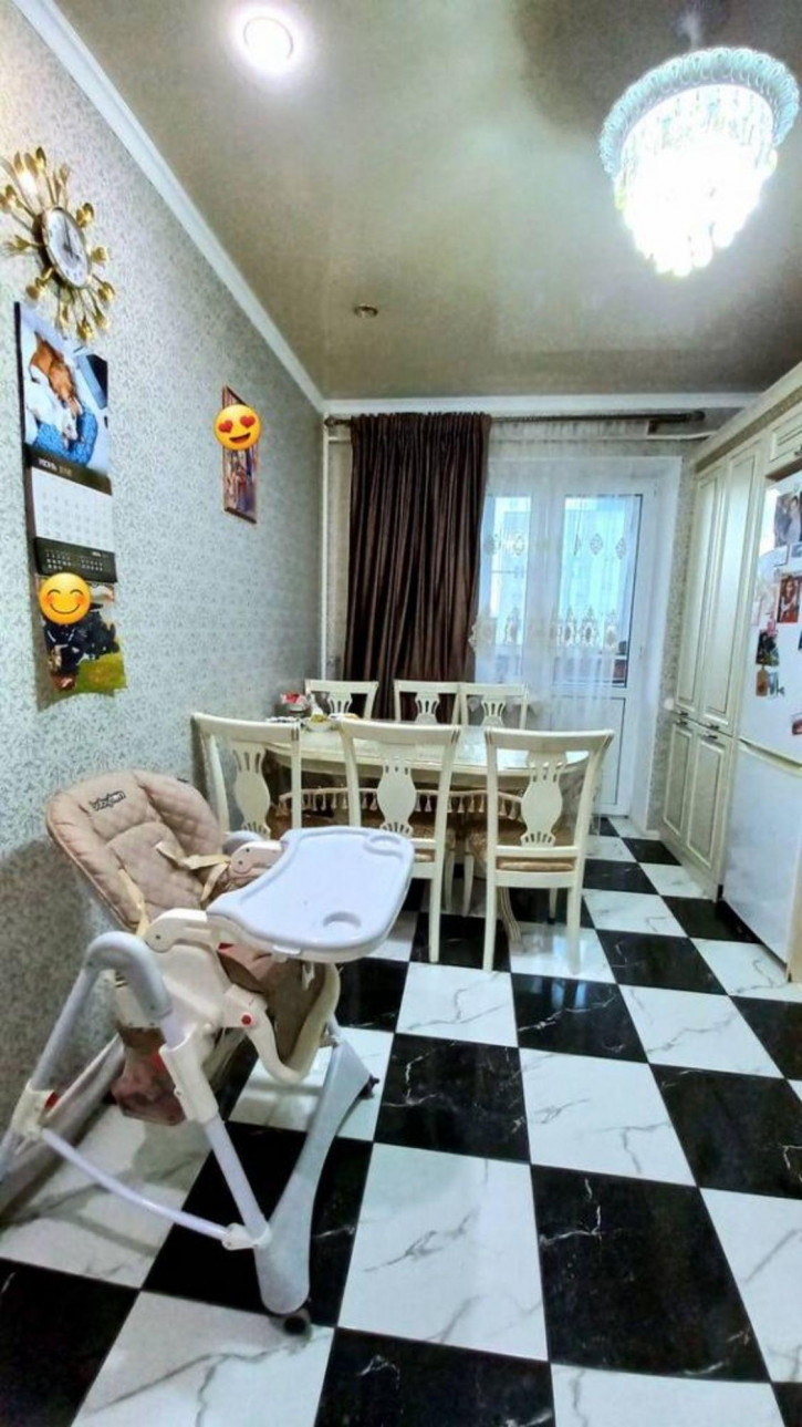 2-комн квартира Новоселов ул, 3