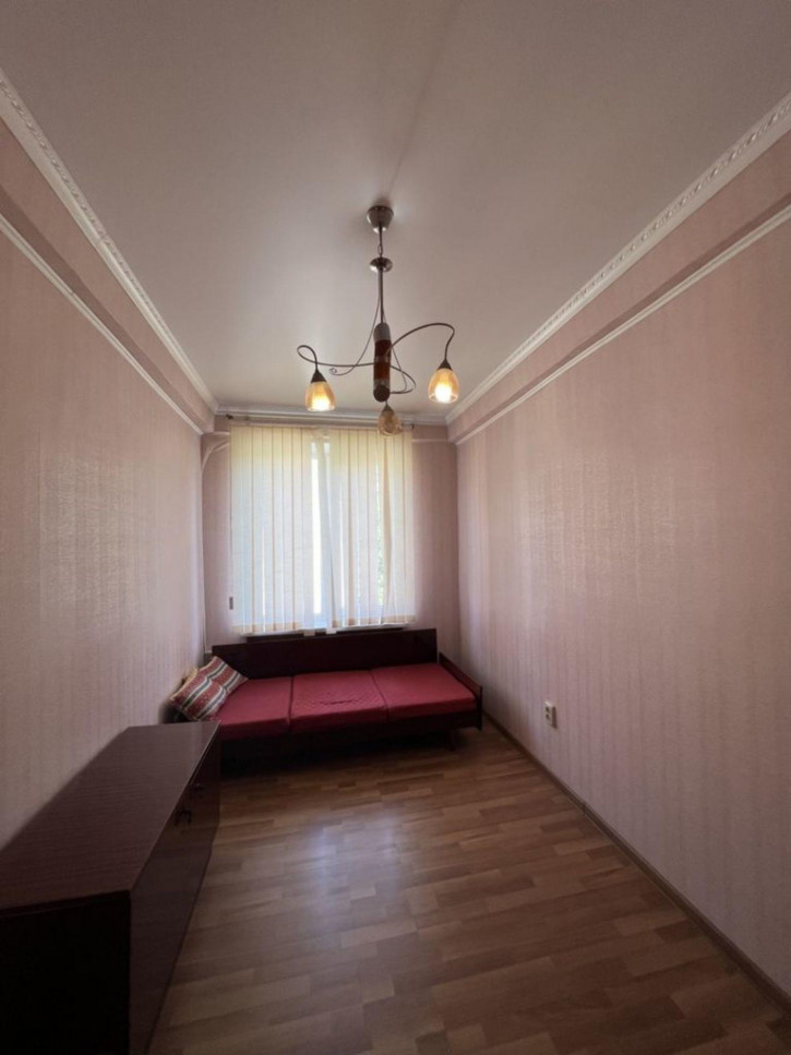 4-комн квартира Калинина ул, 42Б
