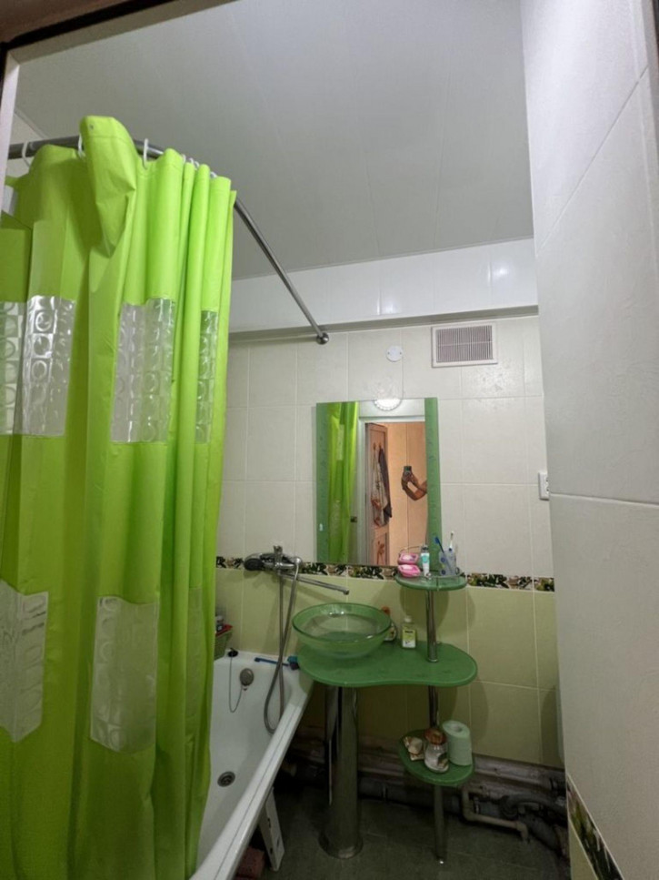 4-комн квартира Калинина ул, 42Б