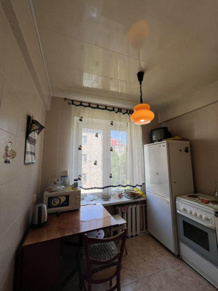 4-комн квартира Калинина ул, 42Б