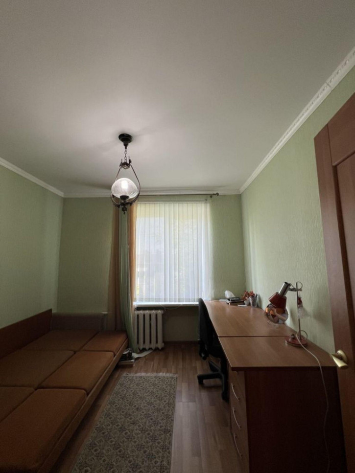 4-комн квартира Калинина ул, 42Б