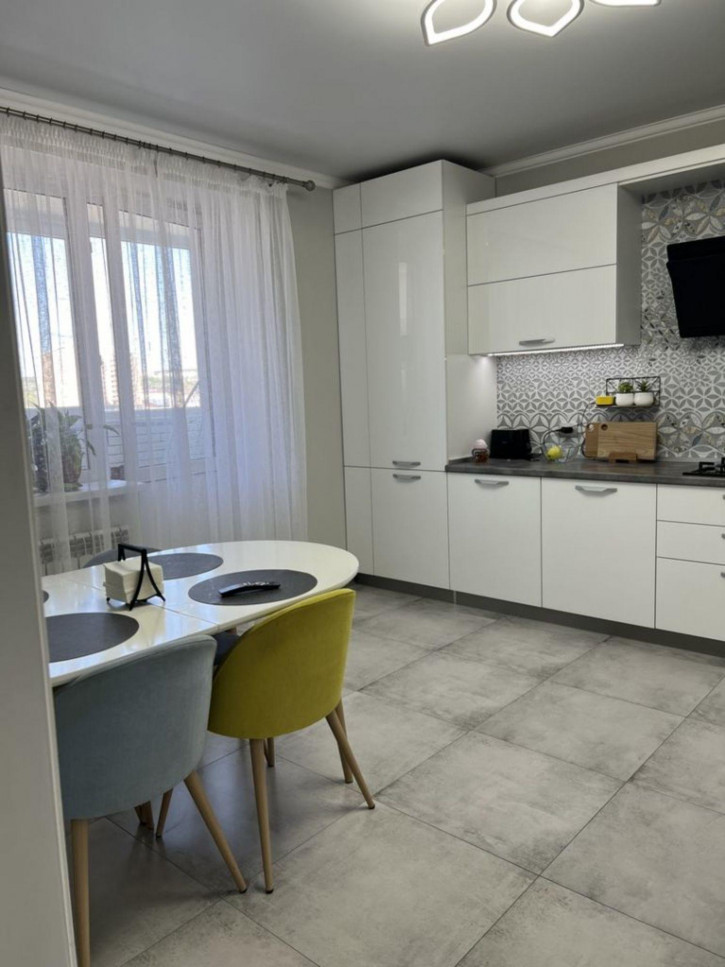 3-комн квартира Нежнова ул, 52